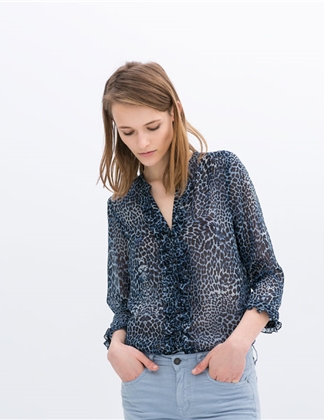 Blusa com babados estampada